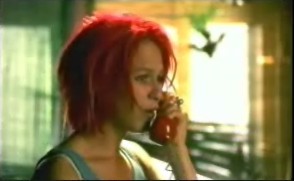Lola furt n�kam b�� nebo telefonuje&hellip;