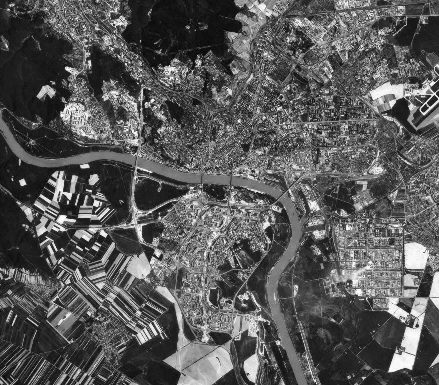 Bratislava z vesm�ru