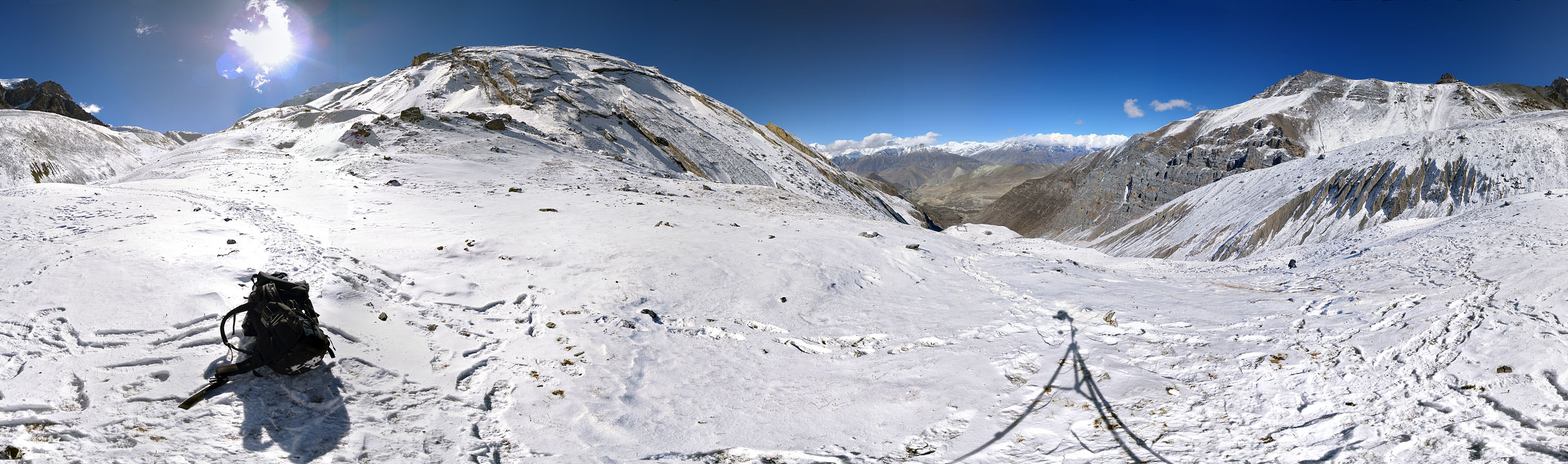 Sestup ze sedla Thorong La do Muktinathu (Annapurna)