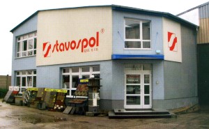 Jedna z m�la doposud nez��cen�ch budov Stavospolu