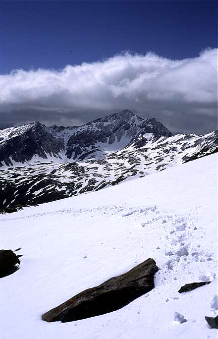 Z výstupu na Chulu Middle East, ~5800, duben 2004. Foto Petr Lazar.
